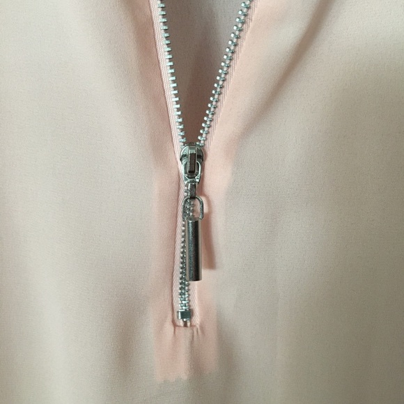 Artizan Zip Poncho - Blush Pink, One Size - Picture 2 of 3